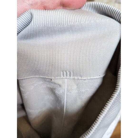 Fabletics Women's High-Waisted Seamless Mist Legging Light Grey Small - Picture 3 of 5